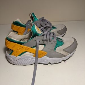 Nike Air Huarache US 9.5/UK 8.5